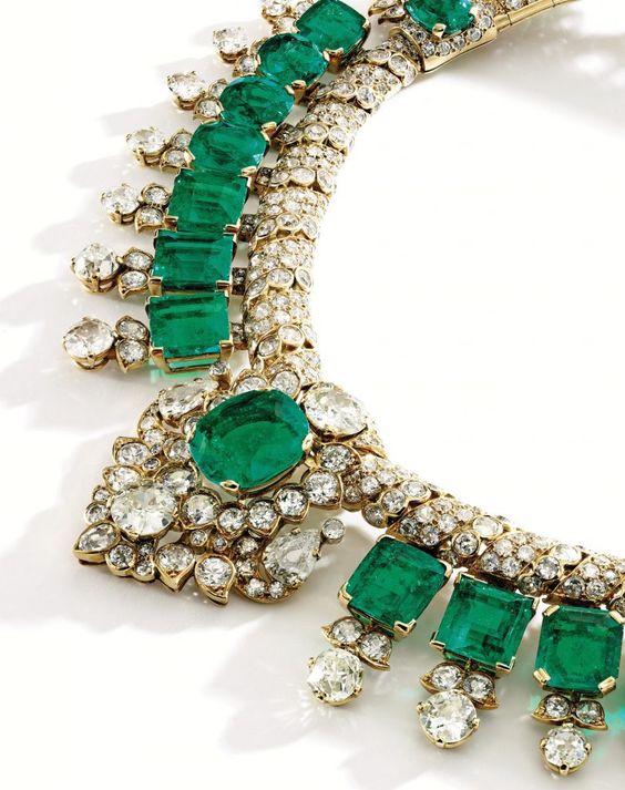 Indian-inspired 18k diamond necklace by Cartier