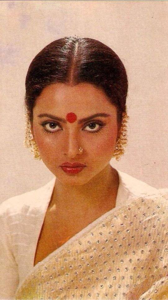 Actress Rekha in Pearl Ear Accessories