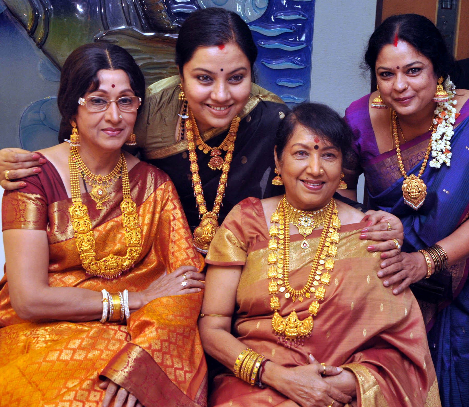 kannada actress jayanti, bharati in gold jewellery